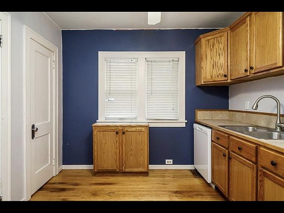 5th image of 1105 19th St