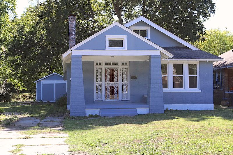 Best porch in Midtown!