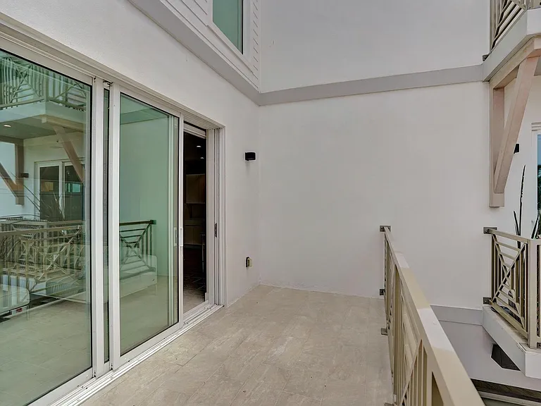 41 SW Seminole St #209 — Photo 11
