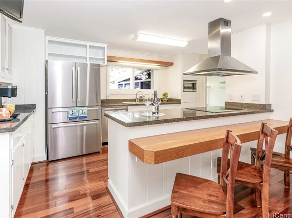 1301 Wawe Pl, Honolulu, HI 96818