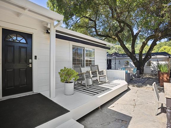 3rd image of 605 Calle Del Monte Street