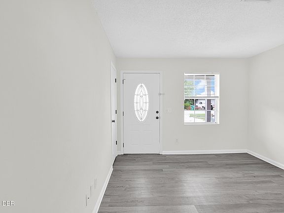 2nd image of 1025 Pinder St