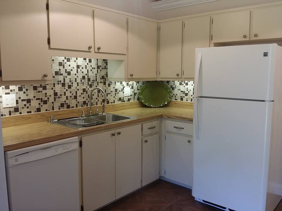 1st image of 318 Douglas Way