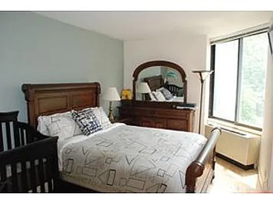 Rented by Corcoran | media 23