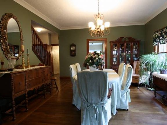 Formal Dining