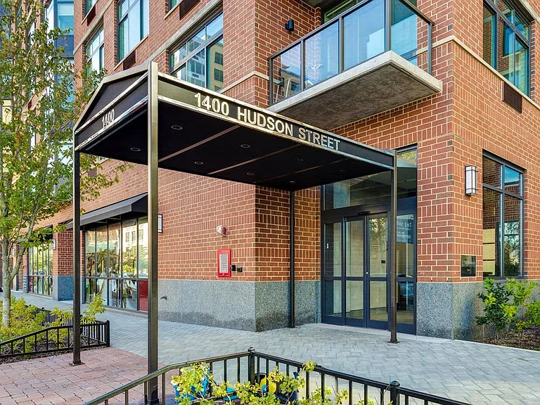 1400 Hudson St #727 — Photo 19