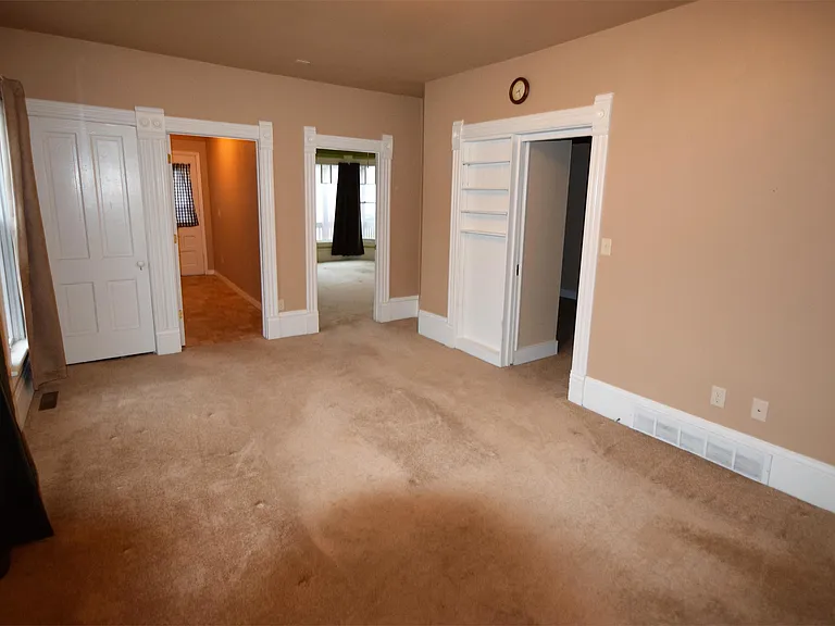400 Walnut St #1 — Photo 3