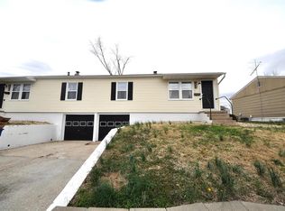1034 Dardenne St, Saint Charles, MO 63301