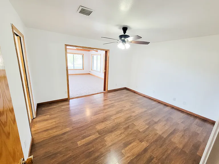 25 W Maverick Ln — Photo 31