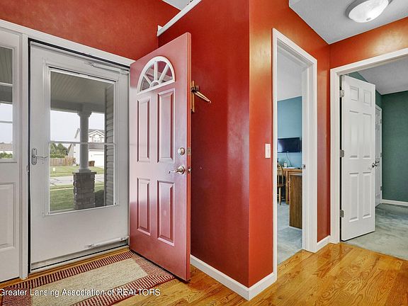 5th image of 4874 Pine Hill Dr