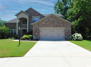2310 W Paddington Ct, Peoria, IL 61615