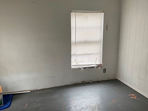 3rd image of 1015 Morton Ave