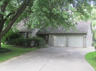 1824 Dolly Ct, Sandwich, IL 60548