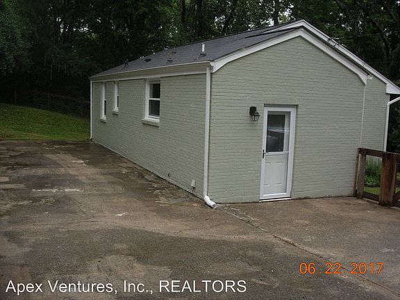 2nd image of 2625 Malden Dr