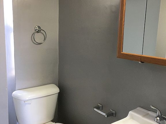 5th image of 801 3rd St APT D