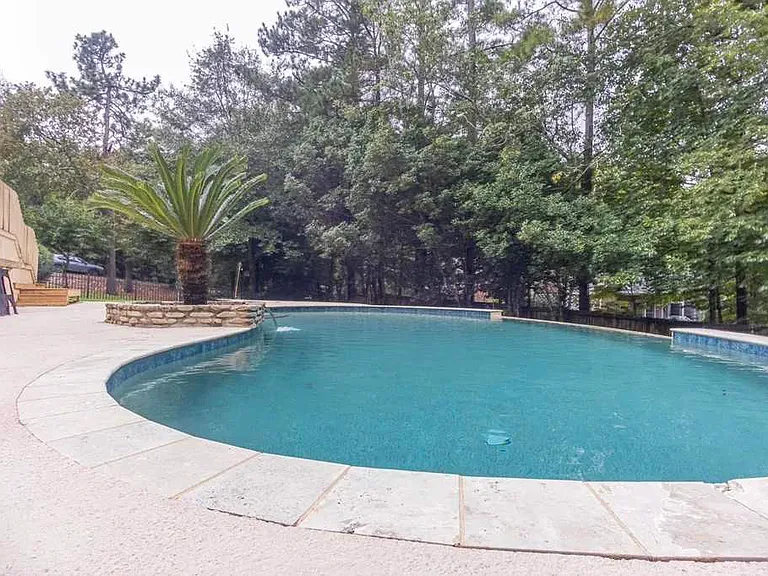 809 Houndslake Dr — Photo 6