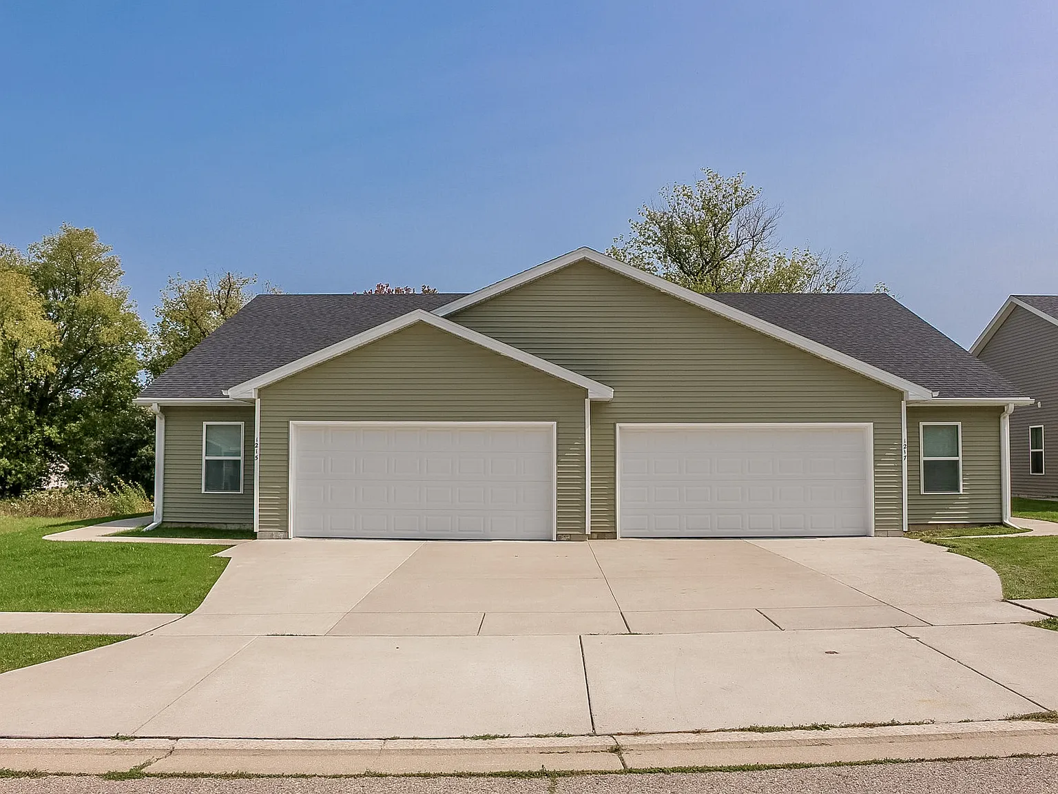 1223 Salem Drive - 1 — Photo 1