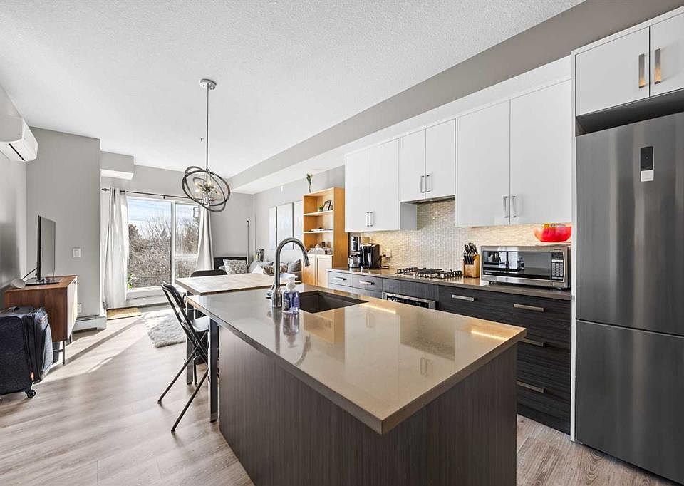 1st image of 1521 N 26th Ave SW #204
