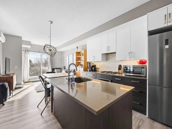 1521 N 26th Ave SW #204, Calgary, AB T2T 1C4