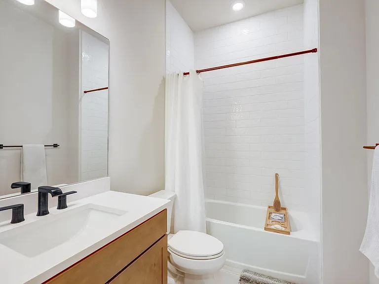 9234 Balsamo Dr — Photo 33