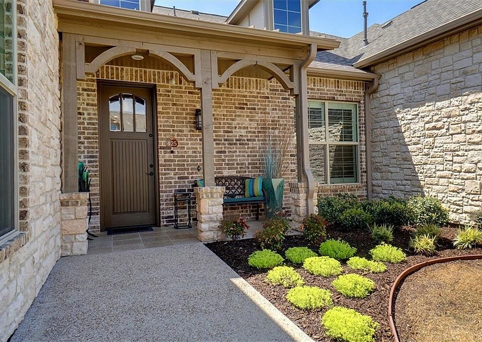 1st image of 425 Watermere Dr