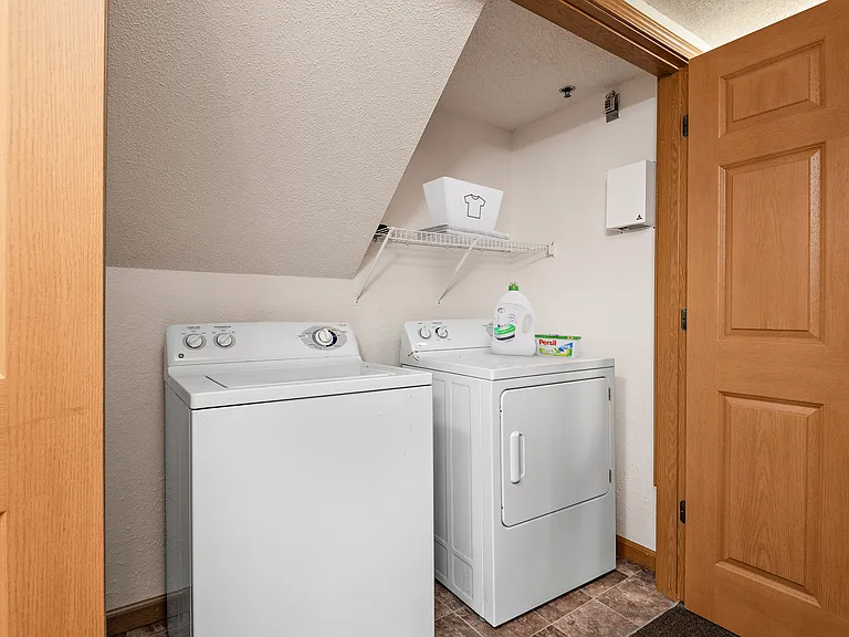Maple Ridge Townhomes — Photo 16