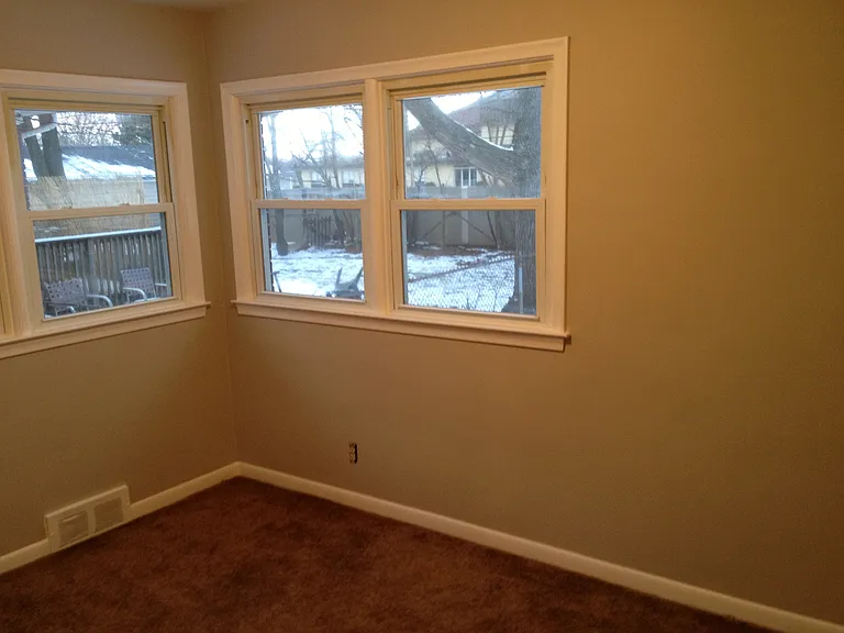 429 E Jarvis Ave — Photo 29