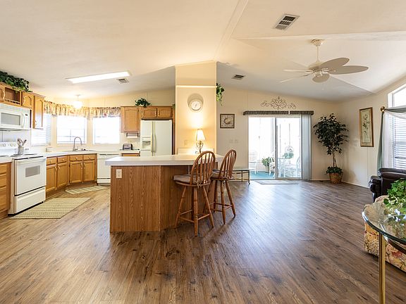 3rd image of 214 Littler Ln. #Water Oak