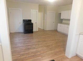 179 University Ave, Lowell, MA 01854