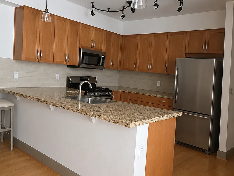 1840 25th Ave NE #302 — Photo 17