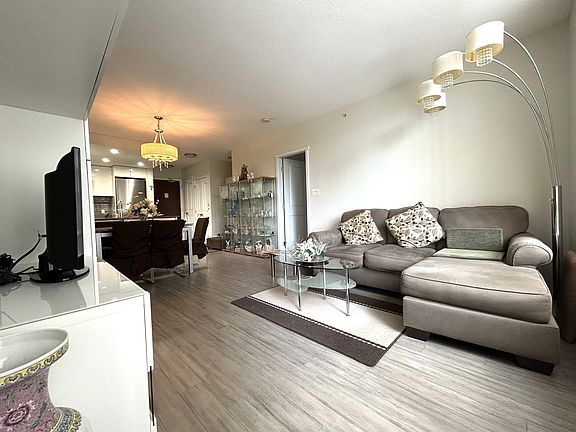4th image of 3102 Windsor Gate #307