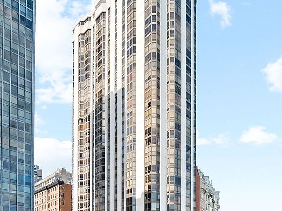2nd image of 990 N Lake Shore Dr APT 18B