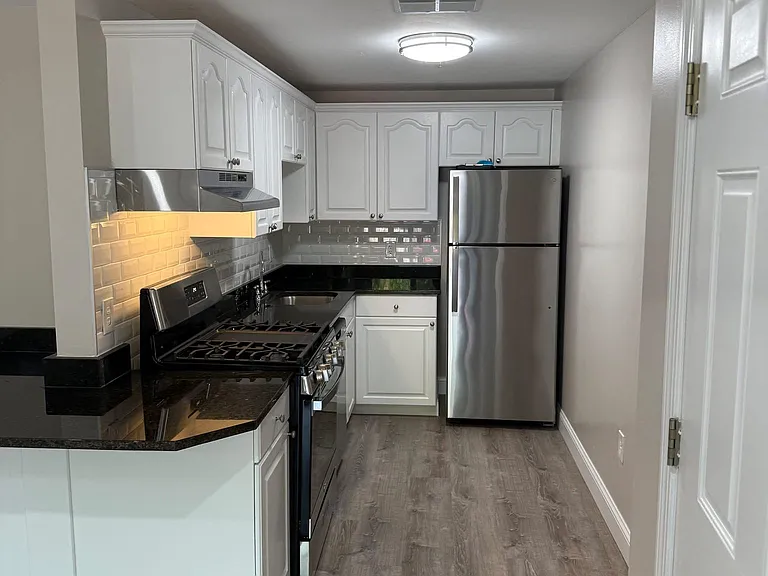 Pondsview Apartments — Photo 21