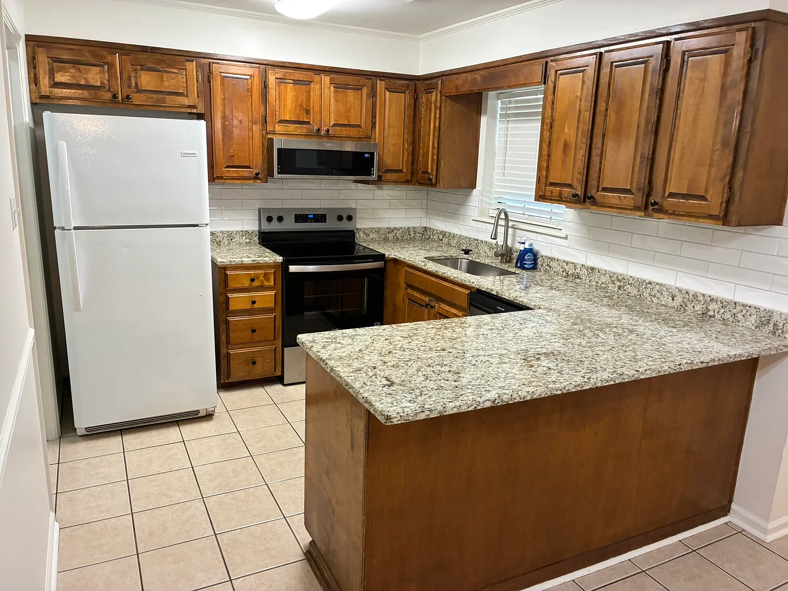 3 bed, 1232 sqft, $1,375 — Photo 2