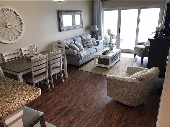 Updated flooring & furniture