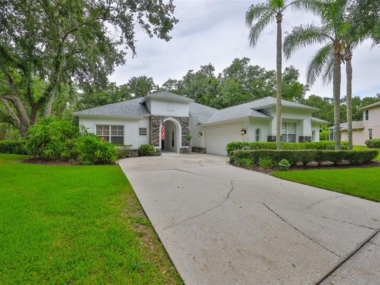 5819 Bent Grass Dr, Valrico, FL 33596