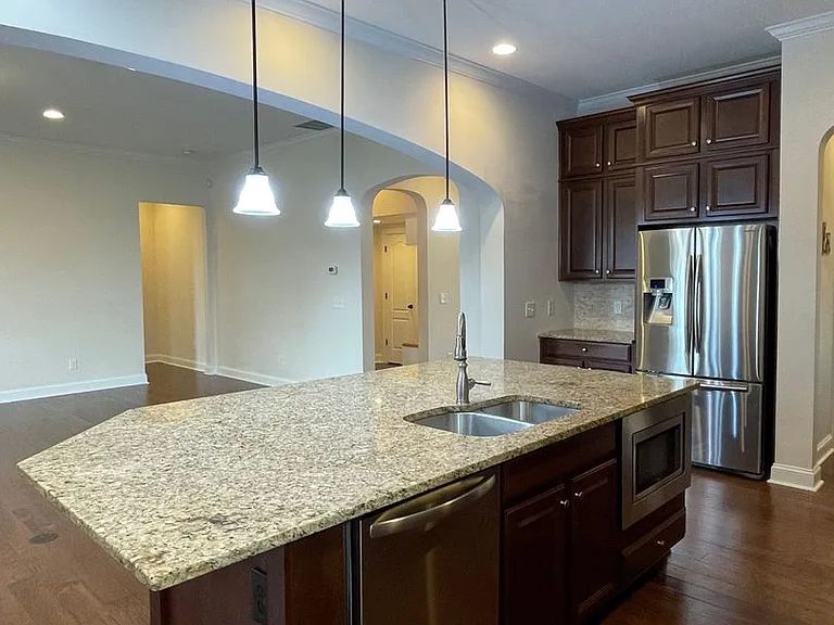 1223 Oleander Ln — Photo 7