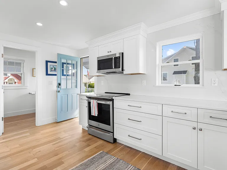 15 Cottage Rd — Photo 8