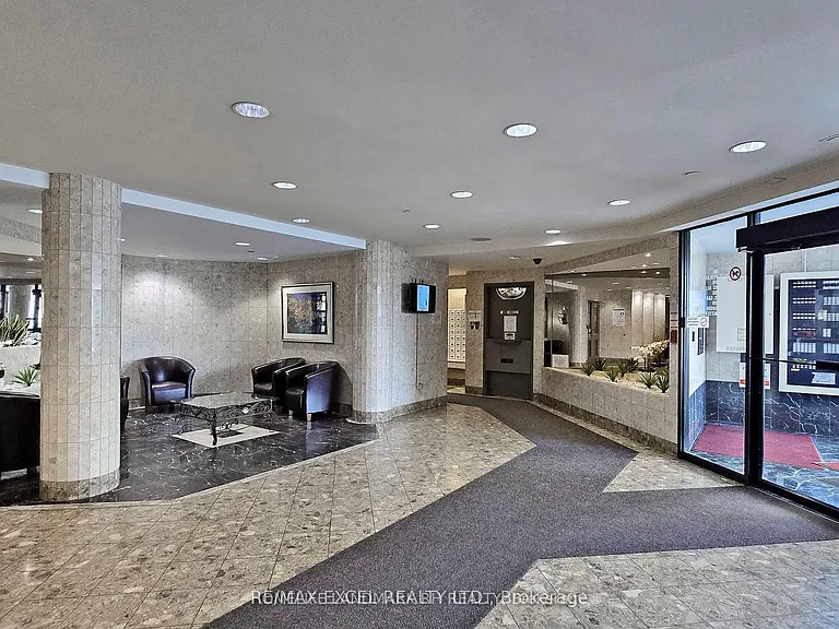 350 Alton Towers Cir #902 — Photo 2