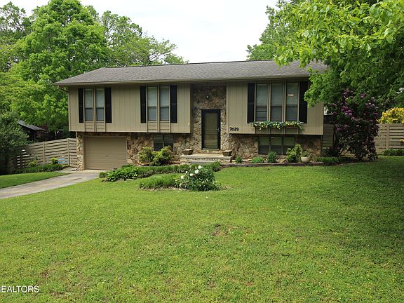 4th image of 7629 SW Hawthorne Dr