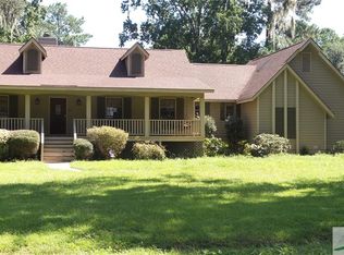 90 Harvey Dr, Richmond Hill, GA 31324