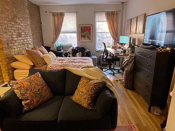 2nd image of 214 E 88th St APT 3A