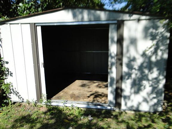 3rd image of 505 Emory Ave