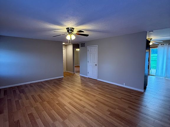 3rd image of 34 Beacon Ave