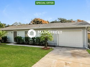 5918 Crews Lake Rd, Lakeland, FL 33812