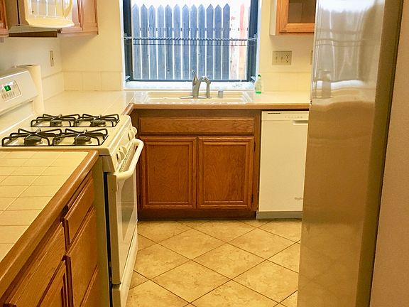 4th image of 698 Westfield Ct
