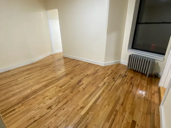 1841 Mohegan Avenue image 1 of 3