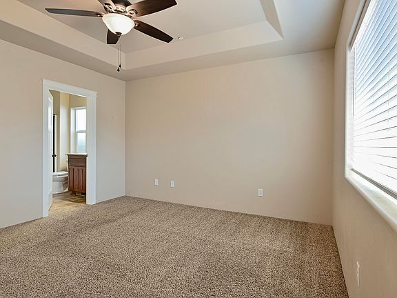 5th image of 832 Nicholas Lee Dr