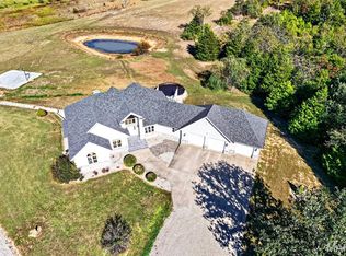 31320 Oslo Dr, Lebanon, MO 65536