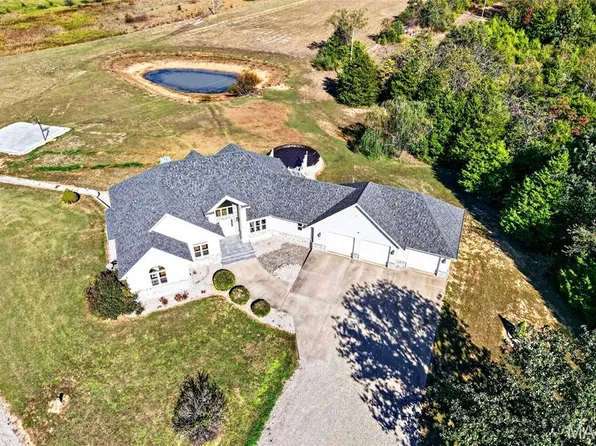 31320 Oslo Dr, Lebanon, MO 65536